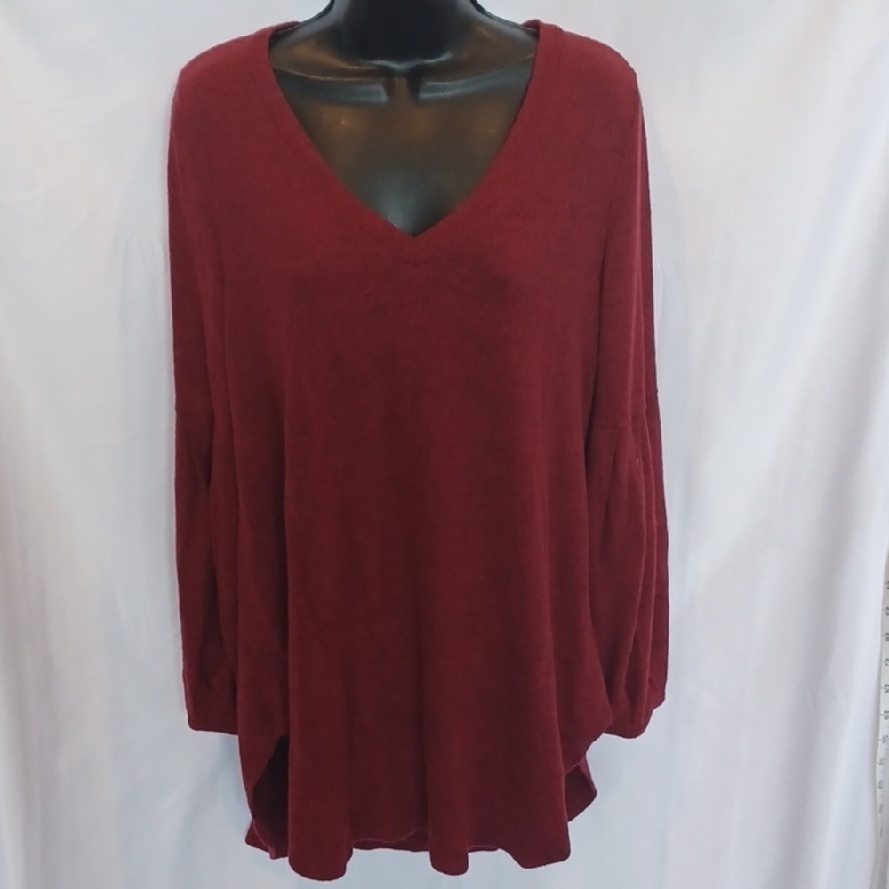 Emerald Brand Slip Into Comfort Burgundy puff sleeve Vneck boutique Sweater